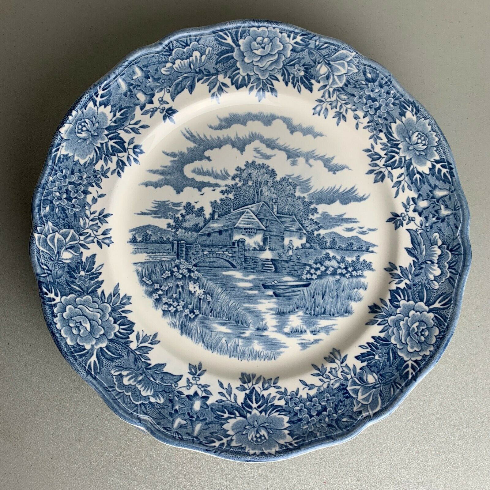 Lot of 5 Dinner Plates VTG Olde Staffordshire English Village Salem China Blue